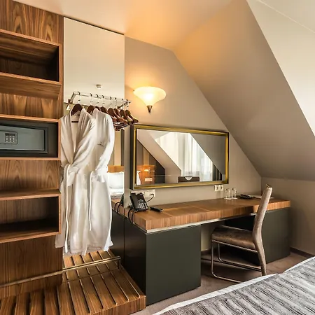 All Seasons Residence Design Hotel - Free Parking