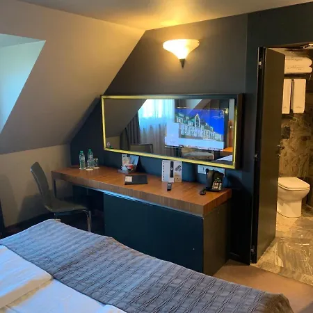 All Seasons Residence Design Hotel - Free Parking 5* 소피아