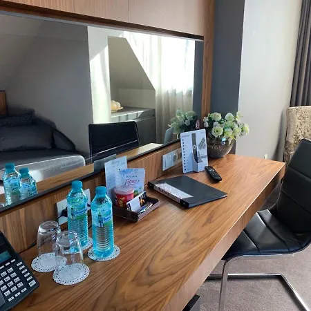 All Seasons Residence Design Hotel - Free Parking 호텔 소피아