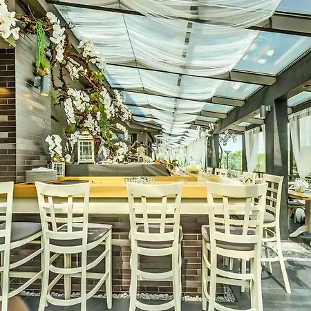 All Seasons Residence Design Hotel - Free Parking 5* 소피아