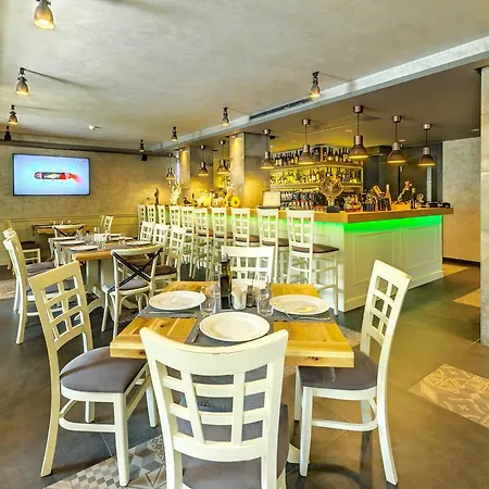 All Seasons Residence Design Hotel - Free Parking
