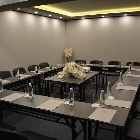 All Seasons Residence Design Hotel - Free Parking 소피아
